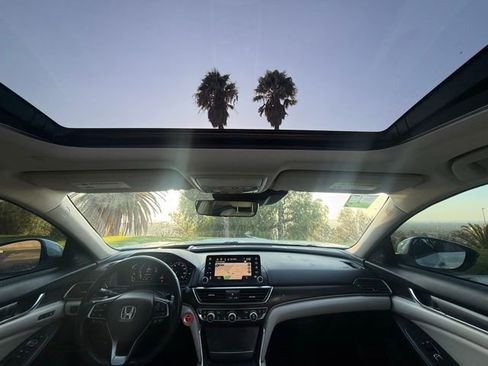 Used 2019 Honda Accord Touring image 16