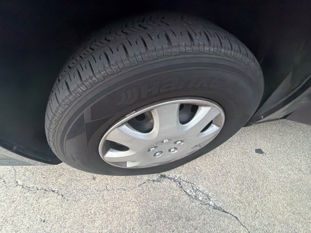 Used 2011 Dodge Grand Caravan Express FWD image 3