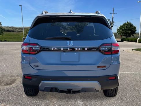 New 2026 Honda Pilot TrailSport image 4