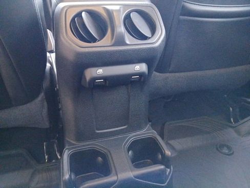 Used 2022 Jeep Gladiator Sport image 38