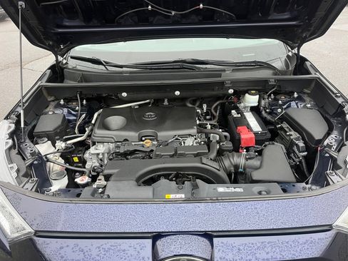 Used 2019 Toyota RAV4 XLE Premium w/ Phone Cable & Charge Package image 17