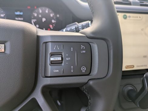 New 2026 Land Rover Defender 110 X-Dynamic SE AWD/4WD image 28