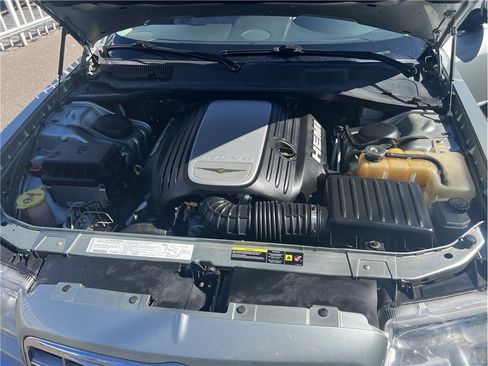 Used 2006 Chrysler 300 C w/ Protection Group II image 17