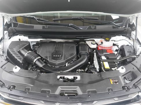 Used 2024 Chevrolet Traverse LT image 34