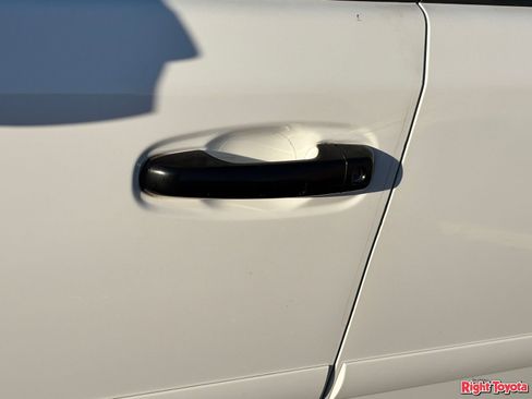 Certified 2019 Toyota 4Runner SR5 AWD/4WD image 10