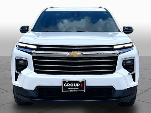 Used 2026 Chevrolet Traverse LT FWD image 4