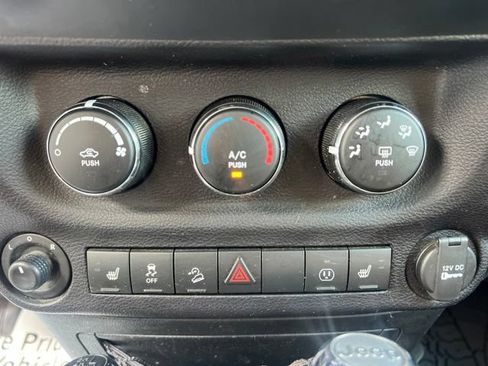 Used 2016 Jeep Wrangler Unlimited Sahara AWD/4WD image 22