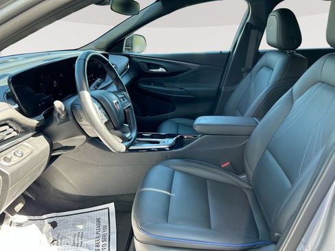 Used 2024 Buick Envista Sport Touring w/ Convenience I Package FWD image 22