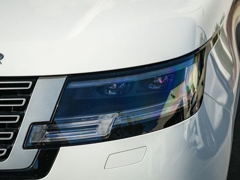 Certified 2023 Land Rover Range Rover SE AWD/4WD image 9