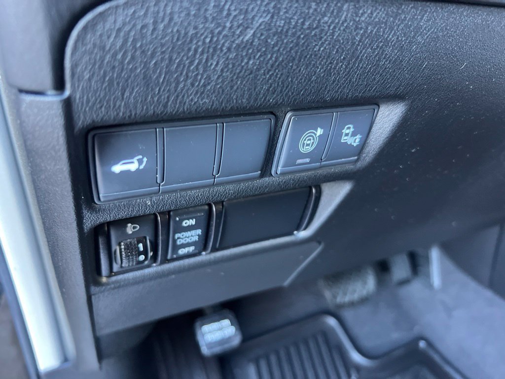 Used 2017 Nissan Armada Platinum w/ Captain Seat Package AWD/4WD image 51