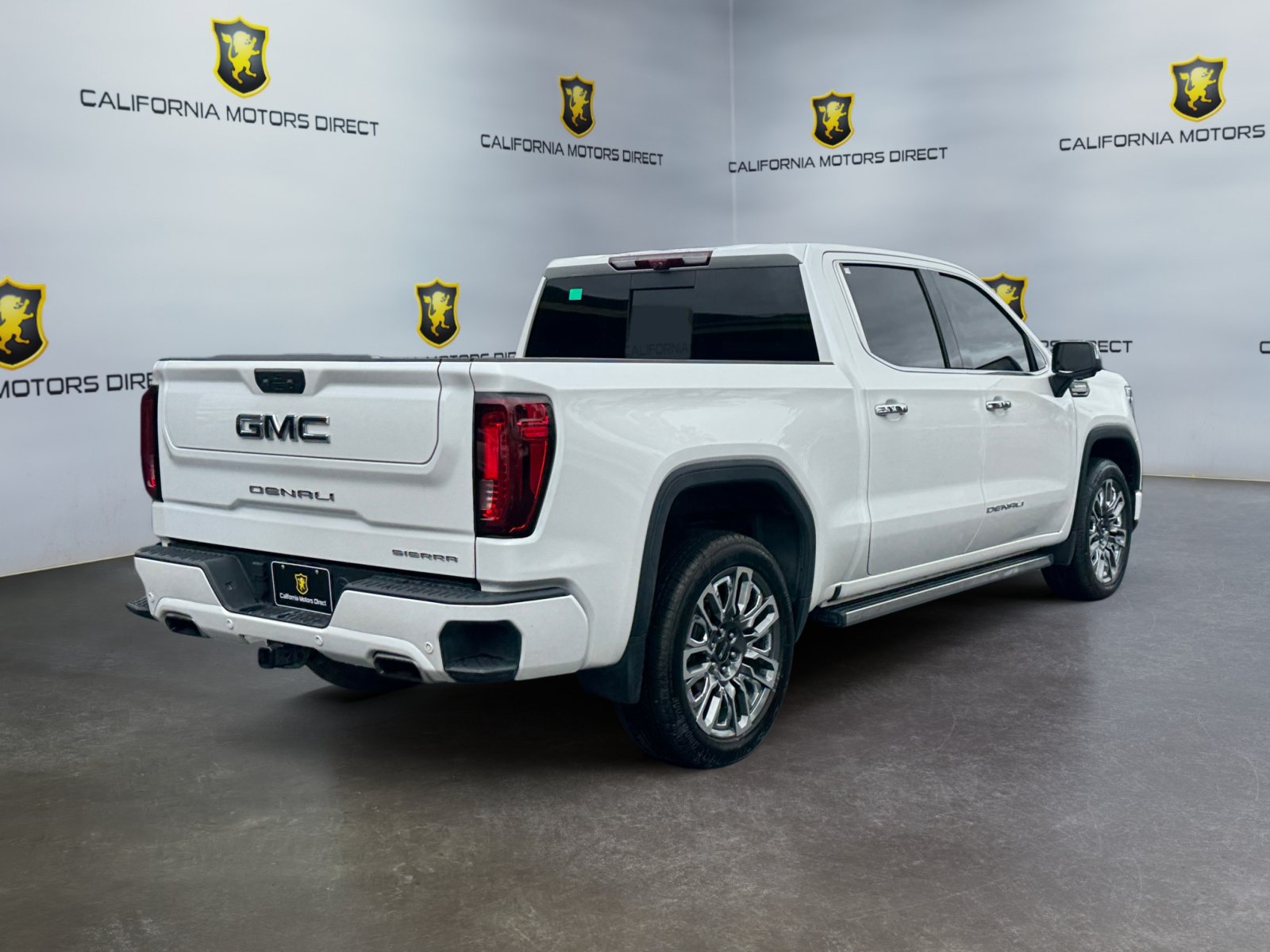 Used 2024 GMC Sierra 1500 Denali Ultimate AWD/4WD image 5
