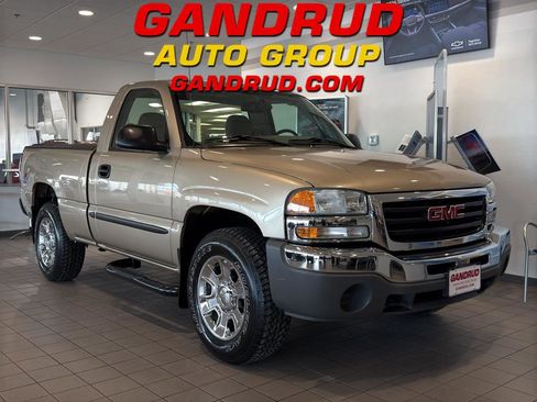 Used 2004 GMC Sierra 1500 4x4 Regular Cab w/ Light Duty Power Package image 1