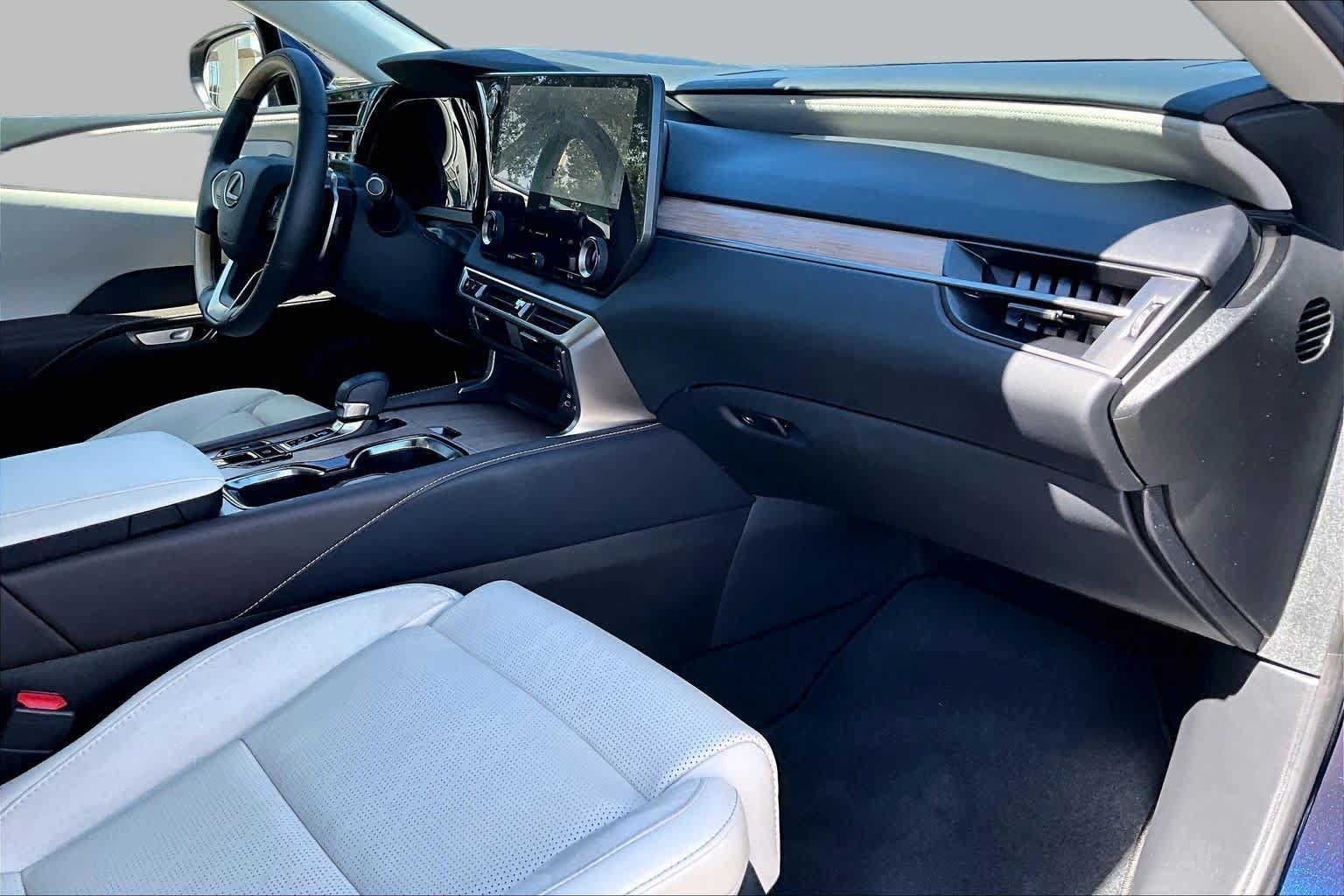 Used 2024 Lexus RX 350 FWD w/ Convenience Package image 19