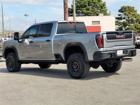 Used 2025 GMC Sierra 2500 AT4X w/ AT4X AEV Edition image 6