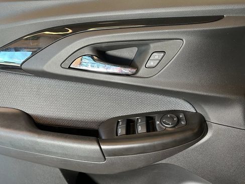 Used 2023 Chevrolet TrailBlazer LT w/ Convenience Package FWD image 19