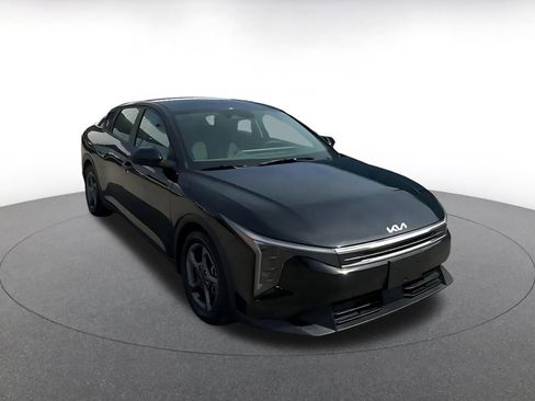 Used 2025 Kia K4 LXS image 3