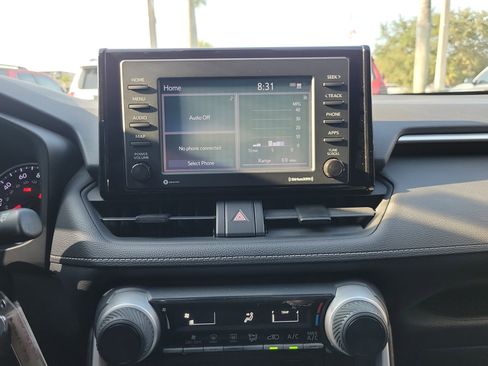 Used 2020 Toyota RAV4 LE FWD image 26