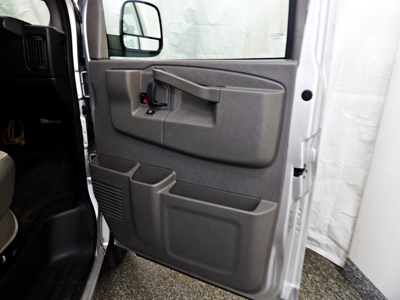 Used 2017 Chevrolet Express 2500 LS RWD image 11