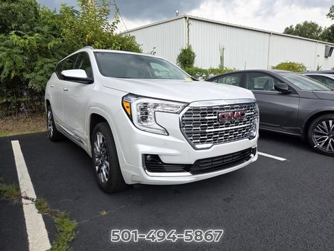 Used 2024 GMC Terrain Denali w/ Denali Premium Package AWD/4WD image 6