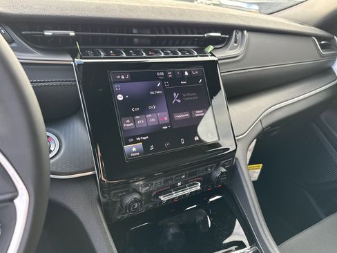 New 2025 Jeep Grand Cherokee Laredo X image 29