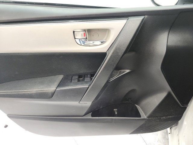 Used 2017 Toyota Corolla LE FWD image 9