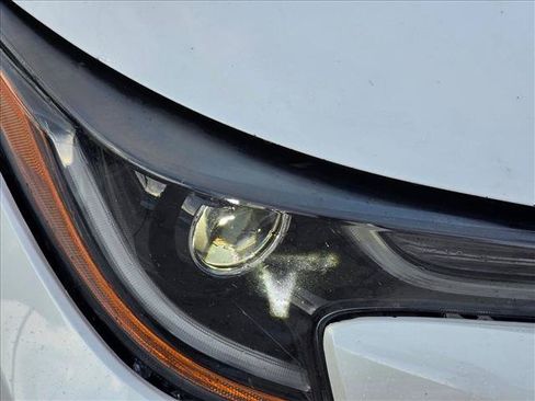 Used 2020 Toyota Corolla SE FWD image 4