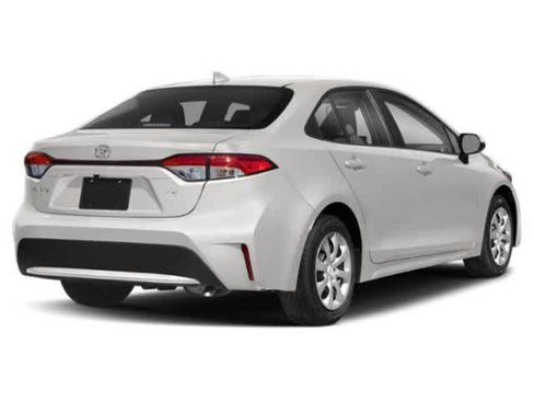 Used 2022 Toyota Corolla LE FWD image 2