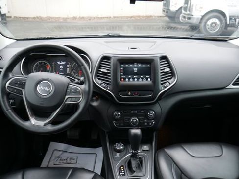 Used 2020 Jeep Cherokee Latitude Plus w/ Cold Weather Group AWD/4WD image 5