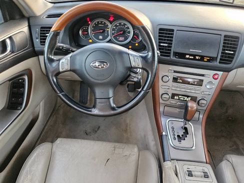 Used 2005 Subaru Outback 3.0R image 17