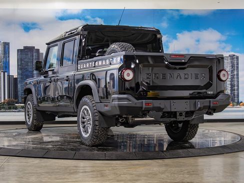 Used 2025 INEOS Grenadier Fieldmaster Edition image 9