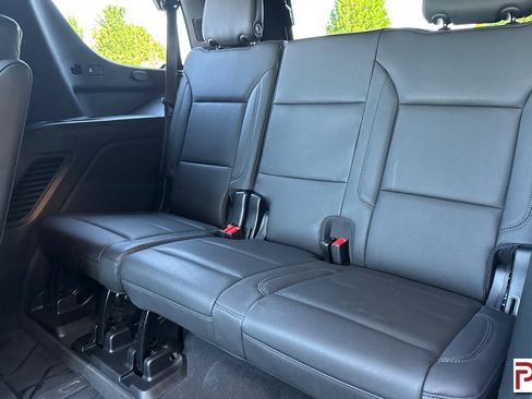 Certified 2024 Chevrolet Tahoe Z71 w/ Luxury Package AWD/4WD image 18