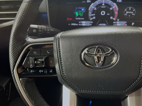 Used 2024 Toyota Tundra Platinum AWD/4WD image 19