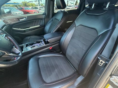 Used 2020 Ford Edge ST-Line w/ Cold Weather Package AWD/4WD image 9