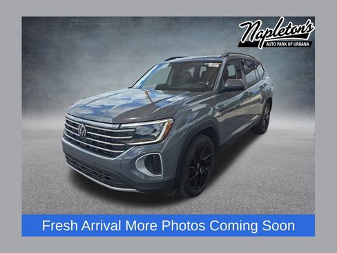 Used 2025 Volkswagen Atlas SE FWD image 1