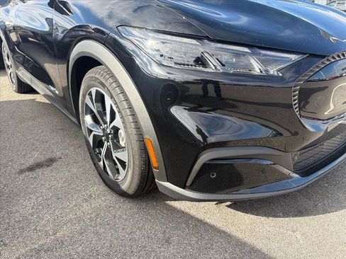 Certified 2025 Ford Mustang Mach-E Select image 27