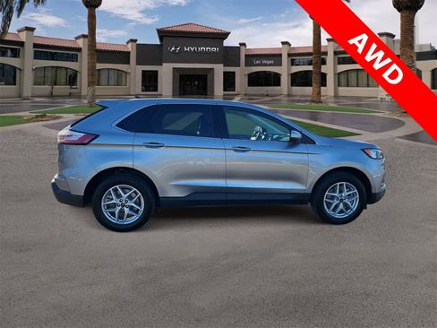 Used 2024 Ford Edge SEL image 9