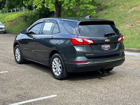 Used 2018 Chevrolet Equinox LS AWD/4WD image 23