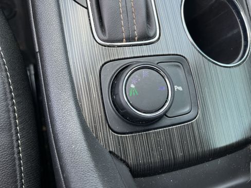 Used 2019 GMC Acadia SLT w/ Black Edition FWD image 34