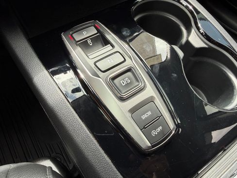 Used 2022 Honda Pilot Touring image 16