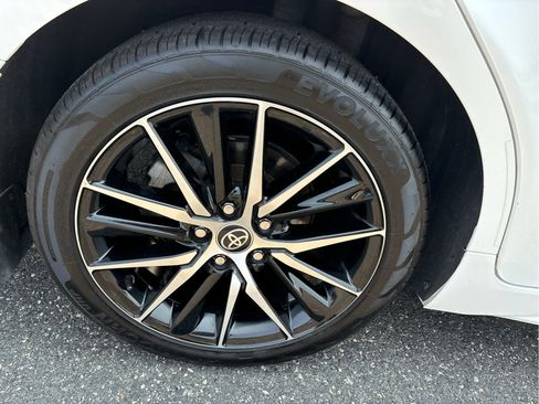 Used 2022 Toyota Camry SE w/ Cold Weather Package FWD image 24