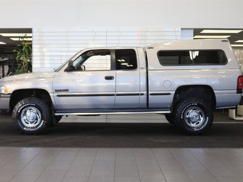 Used 1998 Dodge Ram 2500 Truck 4x4 Quad Cab image 4