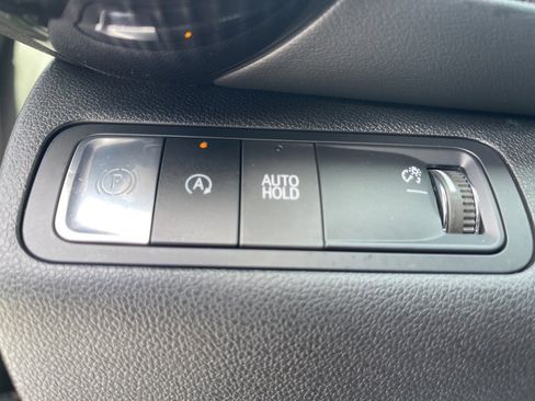 Certified 2025 Chevrolet Equinox LT image 18