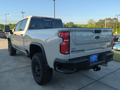 Used 2026 Chevrolet Silverado 2500 ZR2 w/ LPO, Dark Essentials Package AWD/4WD image 5