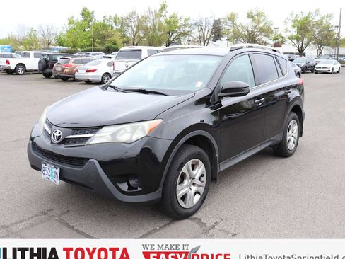 Used 2014 Toyota RAV4 LE image 1