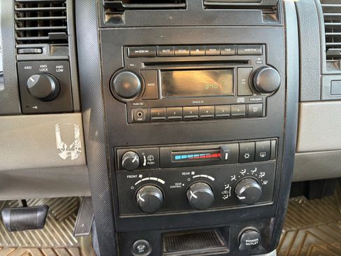 Used 2007 Dodge Durango SXT image 9