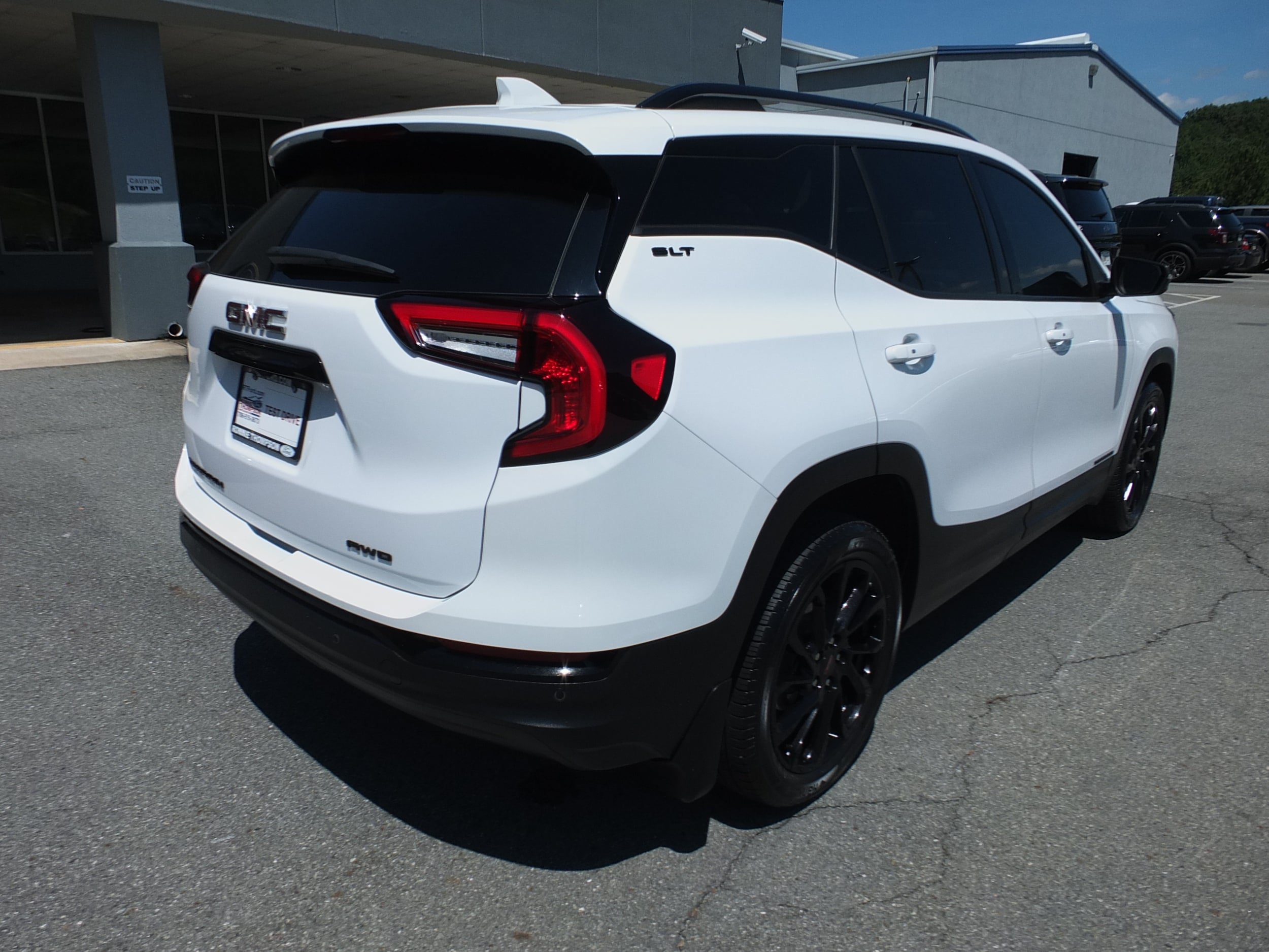 Used 2024 GMC Terrain SLT w/ Tech Package AWD/4WD image 3