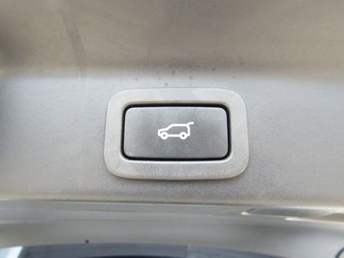 Used 2020 Jaguar F-PACE S image 29