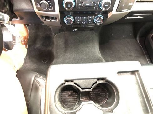 Certified 2019 Ford F250 Lariat w/ FX4 Off-Road Package AWD/4WD image 19