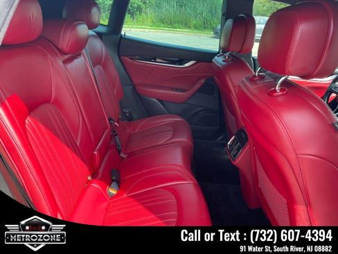 Used 2022 Maserati Levante GT image 19