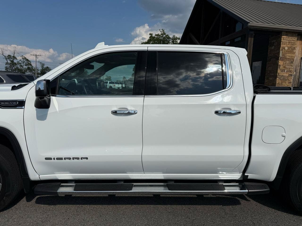 Used 2022 GMC Sierra 1500 SLT w/ SLT Premium Plus Package AWD/4WD image 41